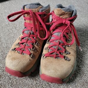 Danner Mountain 600 Hiking Boots Brown Red Womens 7.5